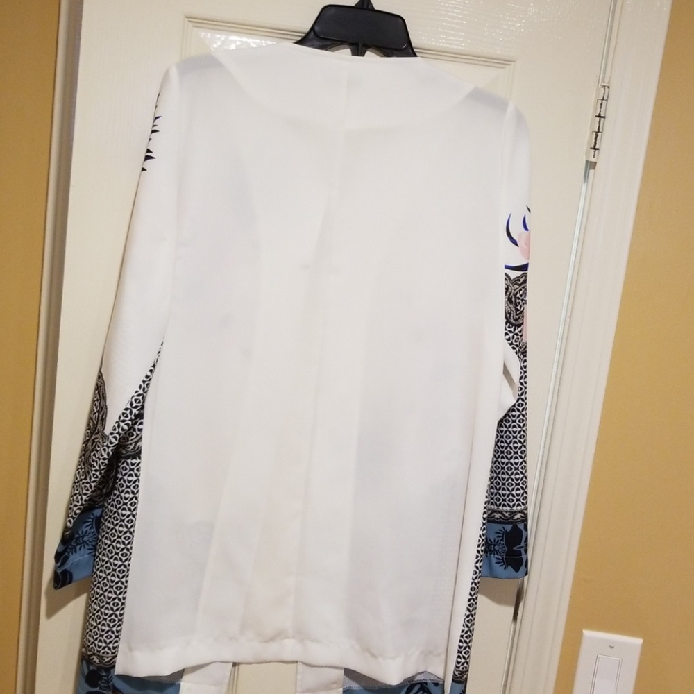 Blazer - Picture 3 of 4